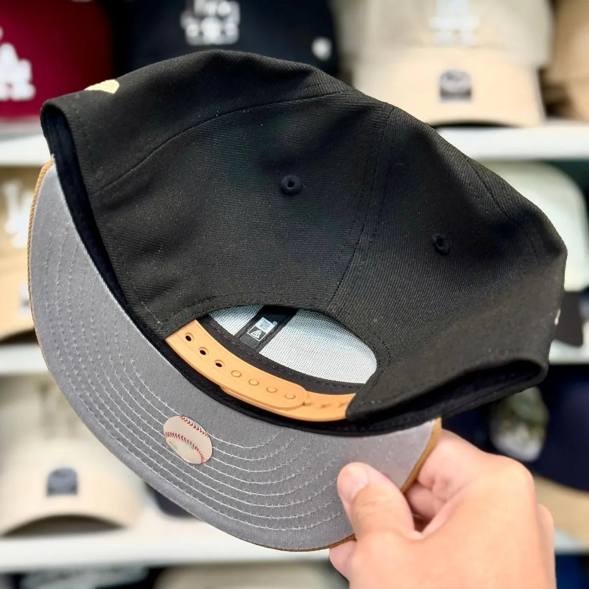 New Era Los Angeles Dodgers '60th Anniversary' Black/Gold 9FIFTY Snapback - Product Image