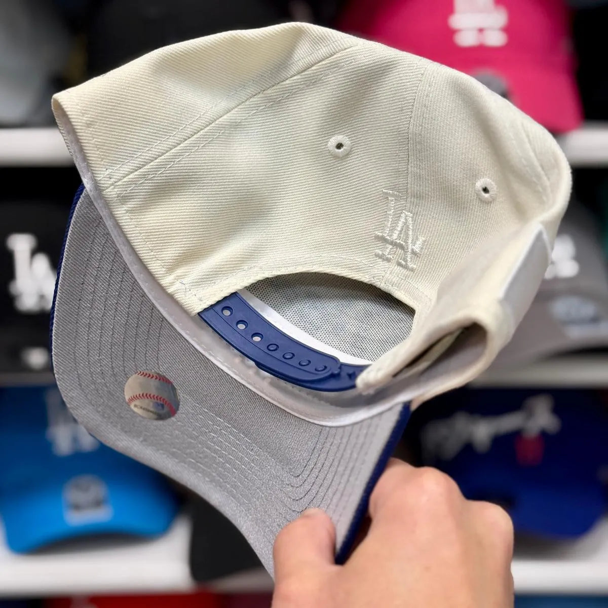 New Era Los Angeles Dodgers 'Large Japanese Kanji' A-Frame Creme/Blue 9FORTY Snapback - Product Image