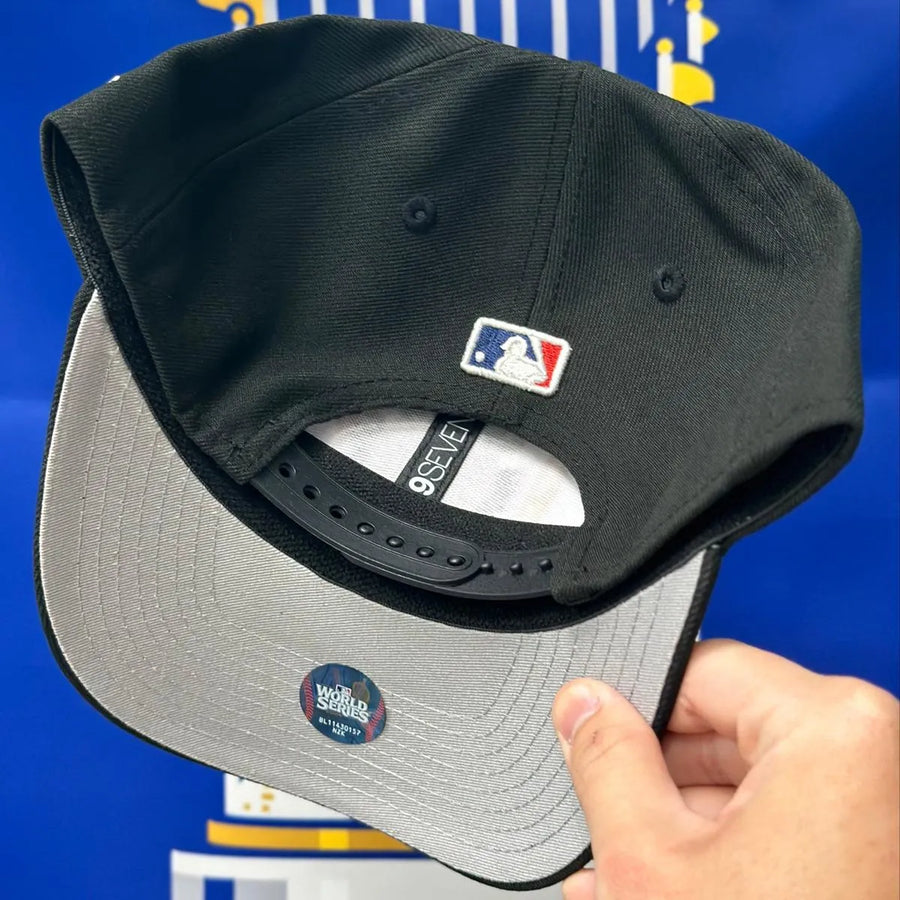 New Era Los Angeles Dodgers 'Locker Room 2024 World Series Championship' 9SEVENTY Snapback - Product Image