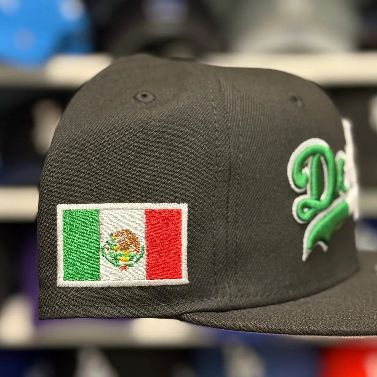 New Era Los Angeles Dodgers 'Mexico Themed Script' Black 9FIFTY Snapback - Product Image