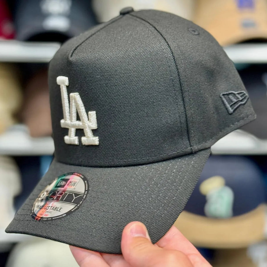 New Era Los Angeles Dodgers 'Silver Stitch' A-Frame Black 9FORTY Snapback - Product Image