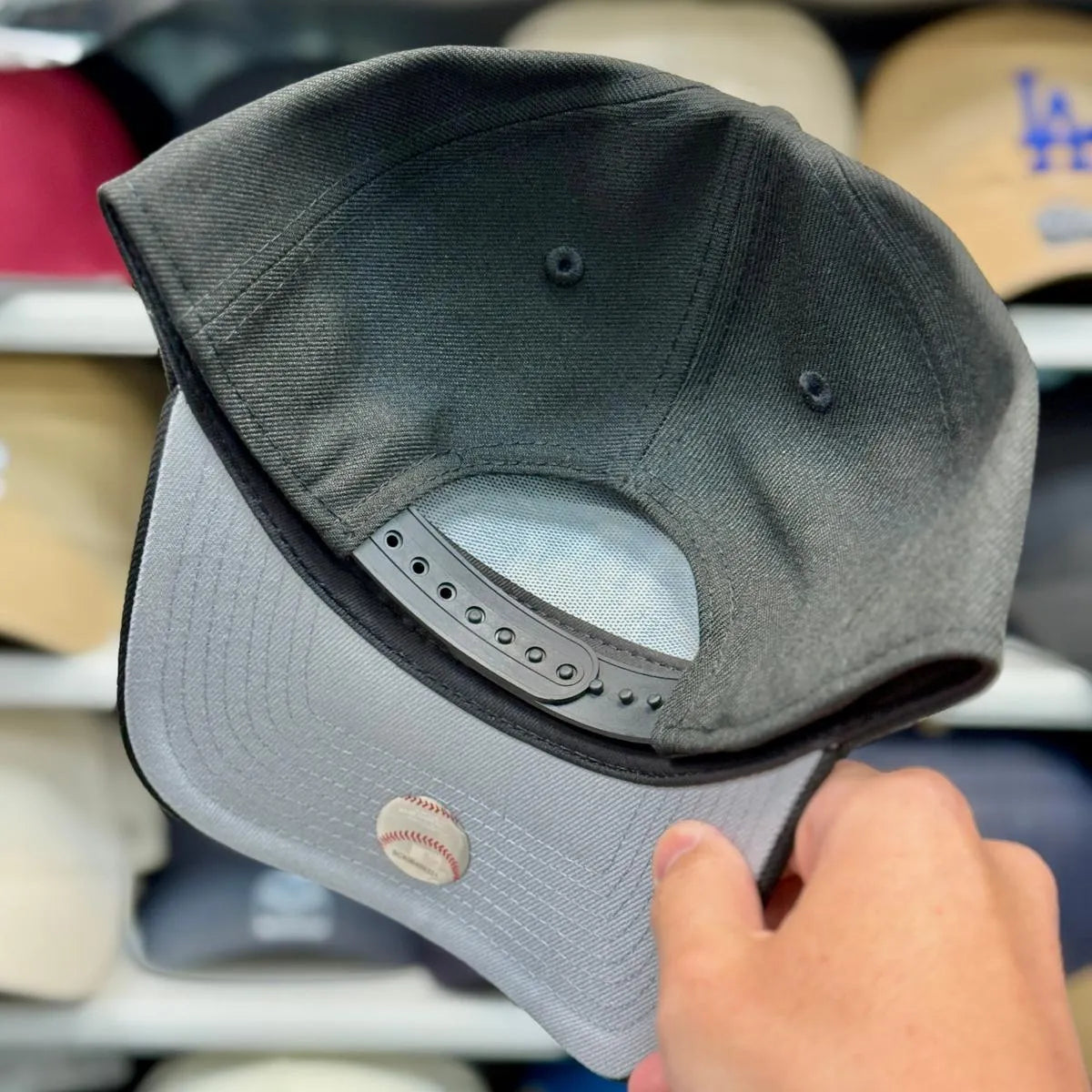 New Era Los Angeles Dodgers 'Silver Stitch' A-Frame Black 9FORTY Snapback - Product Image