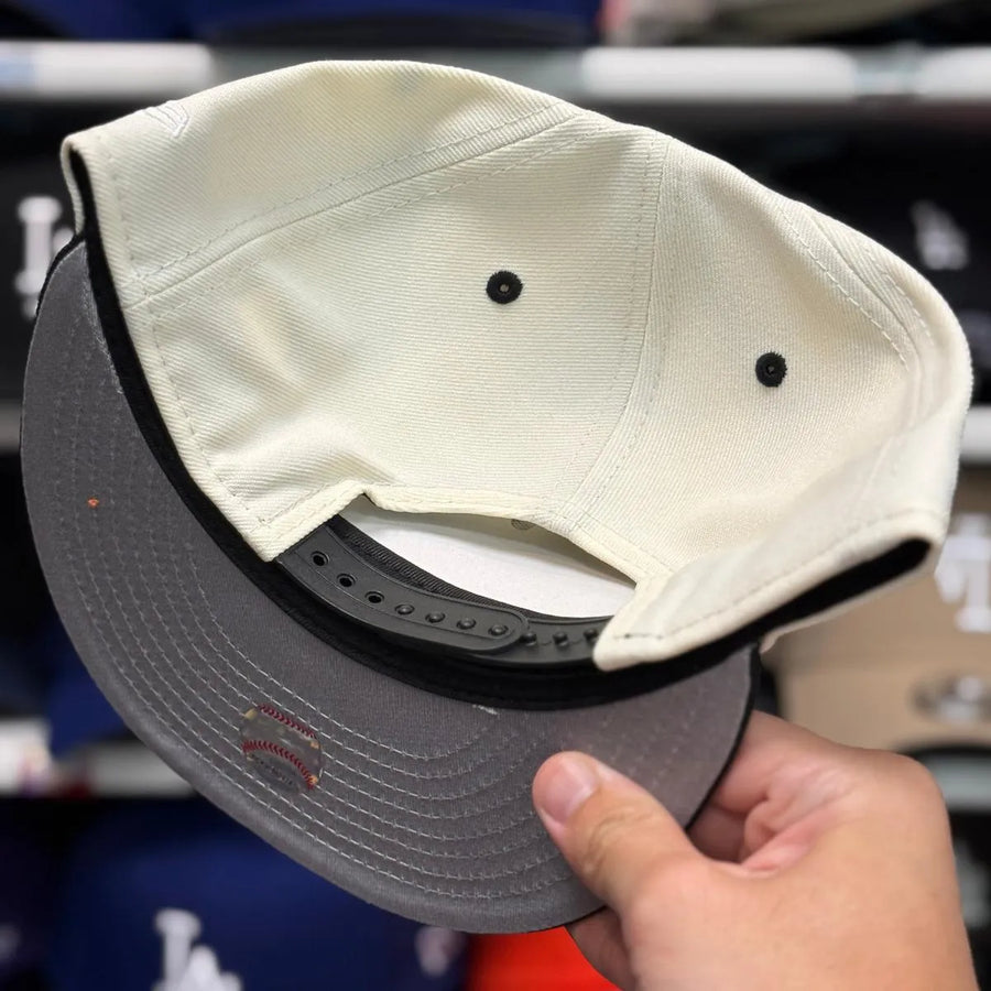 New Era Los Angeles Dodgers Upside Down Logo '2020 World Series' Creme/Black 9FIFTY Snapback - Product Image