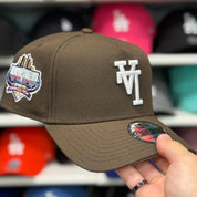 New Era Los Angeles Dodgers Upside Down Logo '40th Anniversary' A-Frame Brown/White 9FORTY Snapback - Product Image