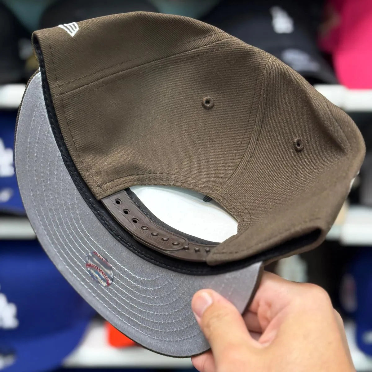 New Era Los Angeles Dodgers Upside Down Logo '40th Anniversary' Brown/Yellow 9FIFTY Snapback - Product Image