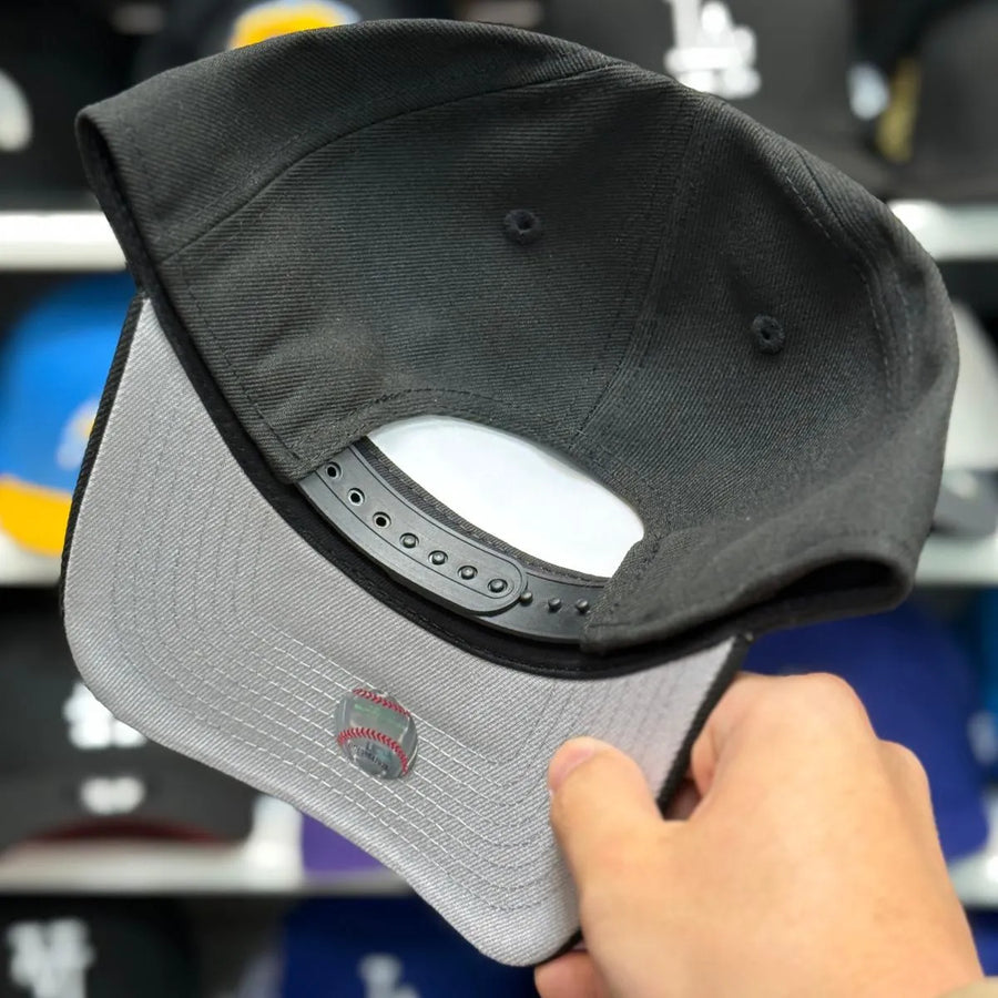 New Era Los Angeles Dodgers 'Upside Down Logo' A-Frame Black 9FORTY Snapback - Product Image