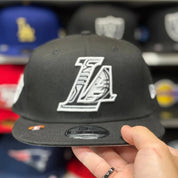 New Era Los Angeles Lakers '2021 Insider Draft' Black/White 9FIFTY Snapback - Product Image