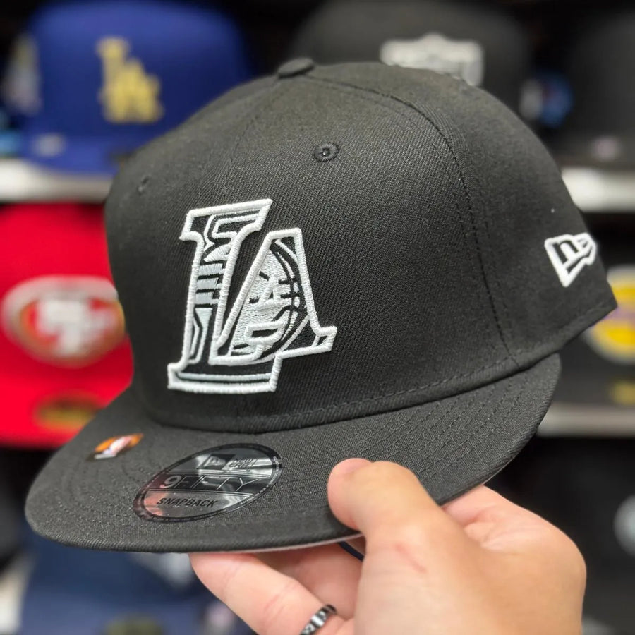 New Era Los Angeles Lakers '2021 Insider Draft' Black/White 9FIFTY Snapback - Product Image