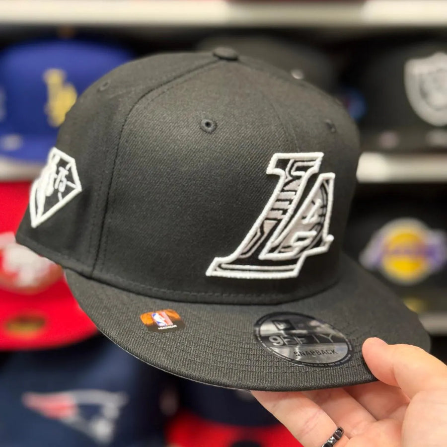 New Era Los Angeles Lakers '2021 Insider Draft' Black/White 9FIFTY Snapback - Product Image