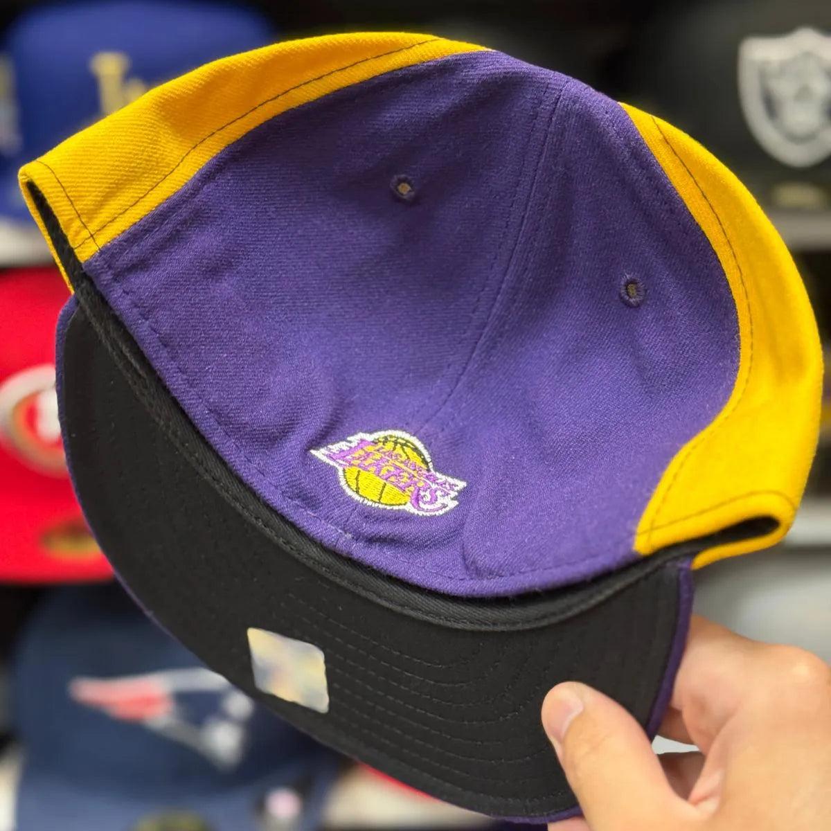 New Era Los Angeles Lakers ‘213 Area Code’ 59FIFTY Fitted Hat - Product Image