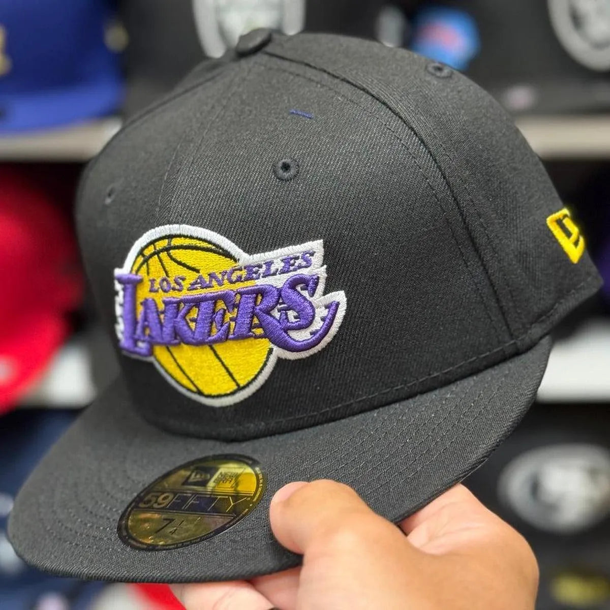 New Era Los Angeles Lakers Black 59FIFTY Fitted Hat - Product Image