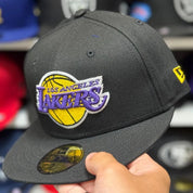 New Era Los Angeles Lakers Black 59FIFTY Fitted Hat - Product Image