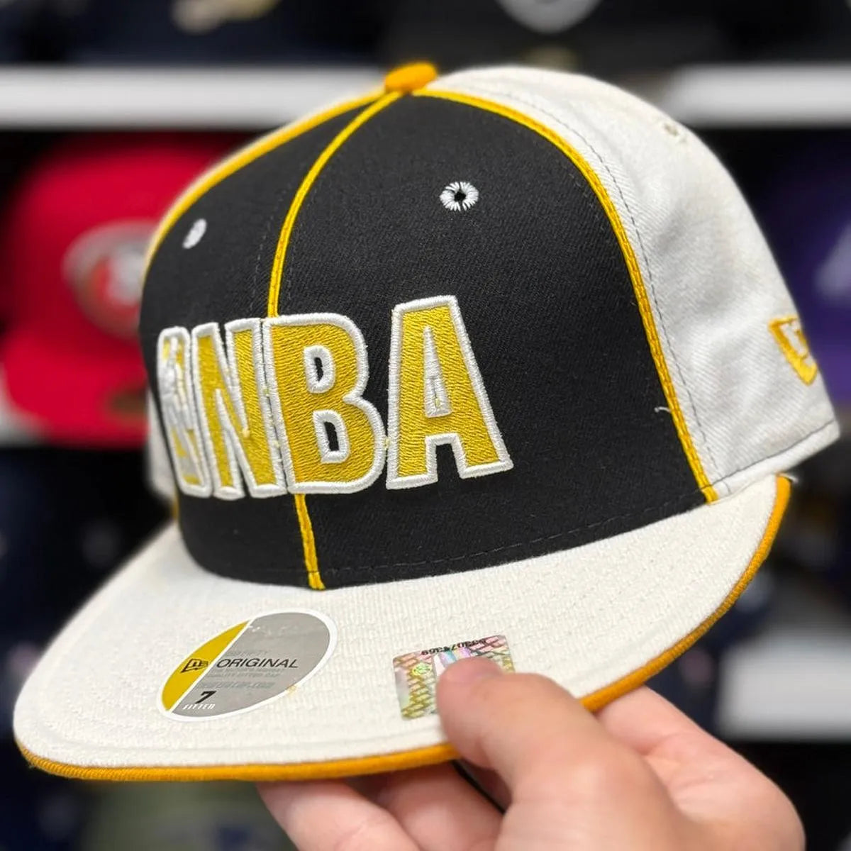 New Era Los Angeles Lakers 'NBA Logo' Black/White 59FIFTY Fitted Hat - Product Image