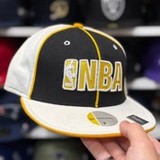 New Era Los Angeles Lakers 'NBA Logo' Black/White 59FIFTY Fitted Hat - Product Image