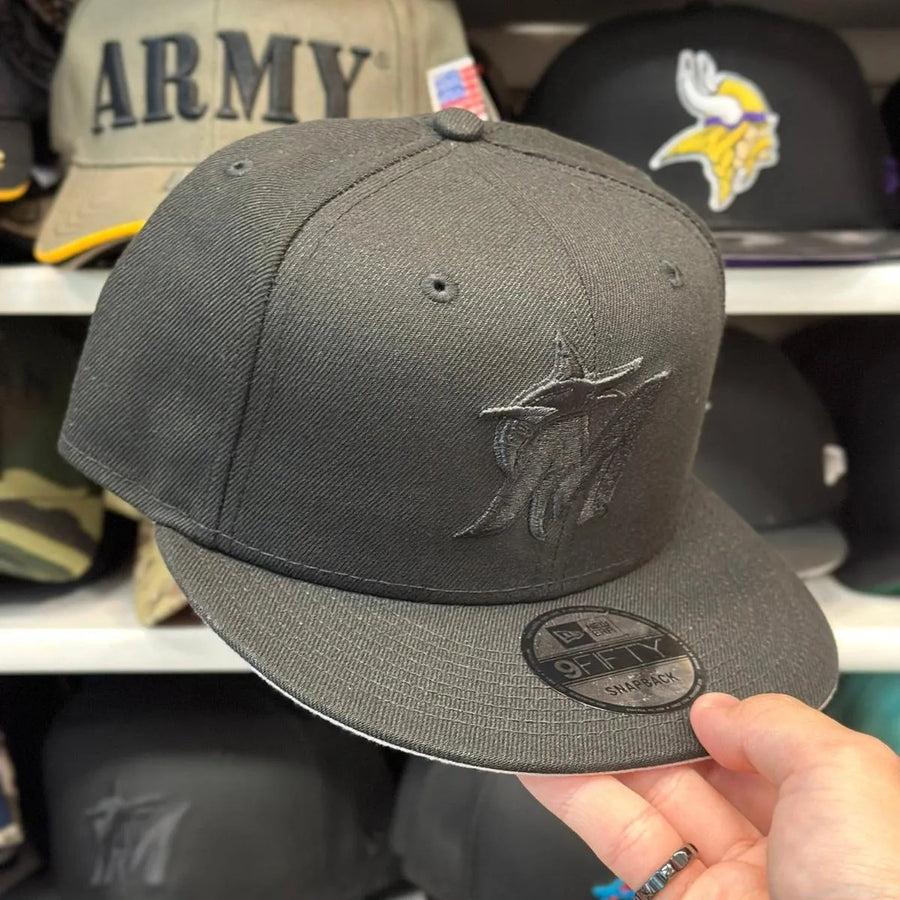New Era Miami Marlins Black/Black 9FIFTY Snapback - Product Image