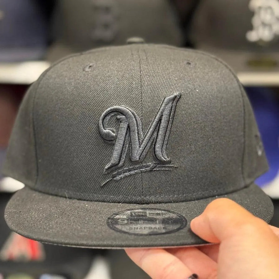 New Era Milwaukee Brewers Black/Black 9FIFTY Snapback - Product Image