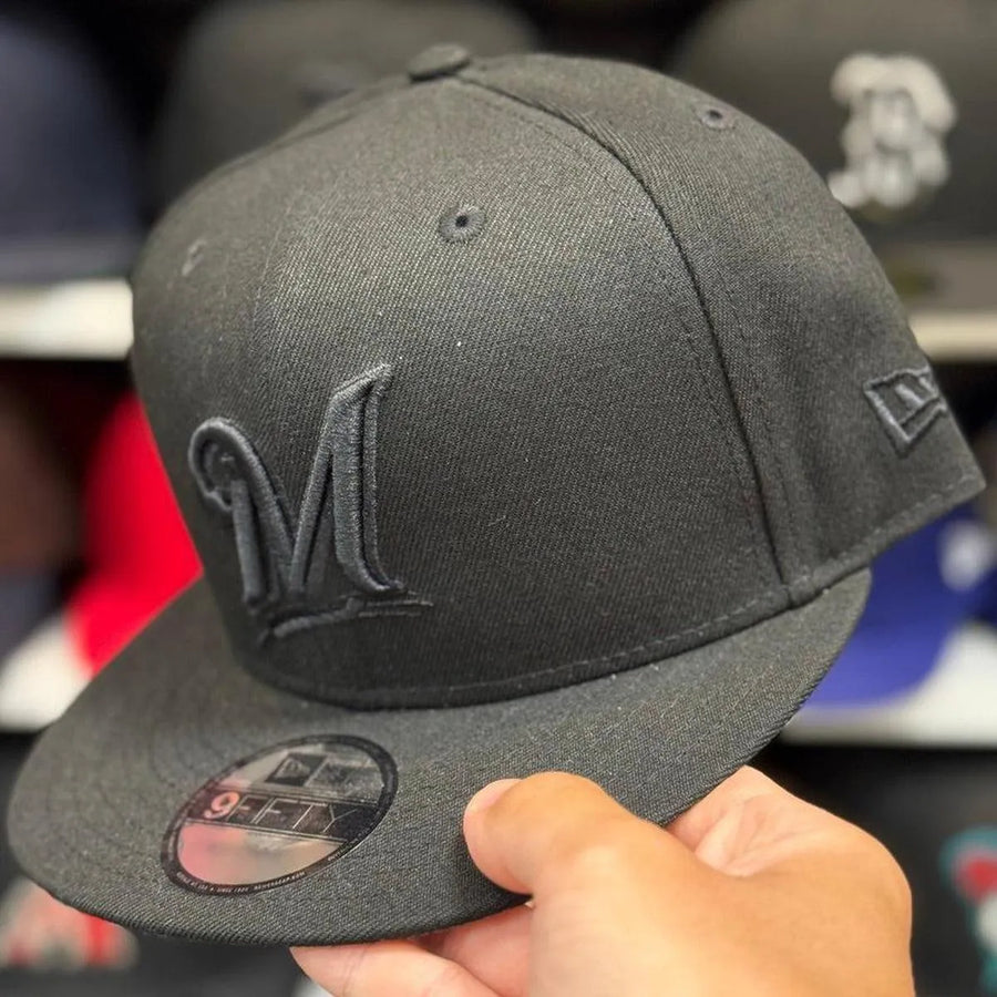 New Era Milwaukee Brewers Black/Black 9FIFTY Snapback - Product Image