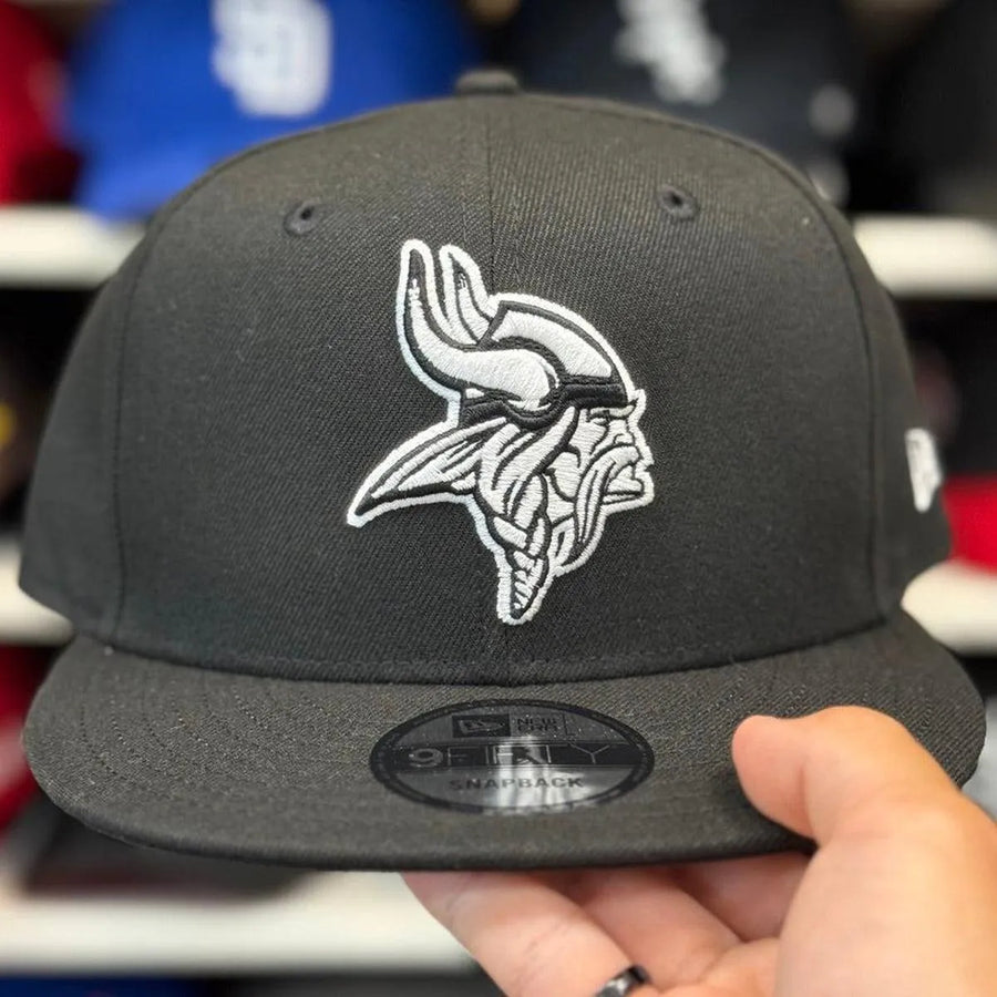New Era Minnesota Vikings Black 9FIFTY Snapback - Product Image