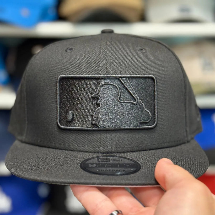 New Era MLB 'Batterman Logo' All Black 9FIFTY Snapback - Product Image