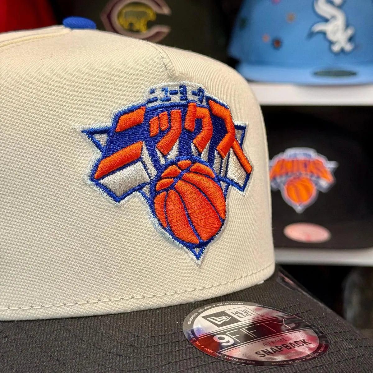 New Era New York Knicks 'Katakana 2x Champions' A-Frame Creme/Black 9FIFTY Snapback - Product Image