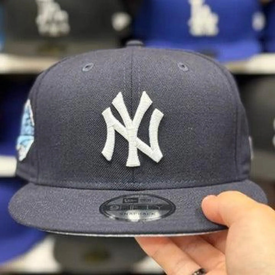 New Era New York Yankees '1996 World Series' Navy 9FIFTY Snapback | Baby Blue Paisley Under Brim - Product Image