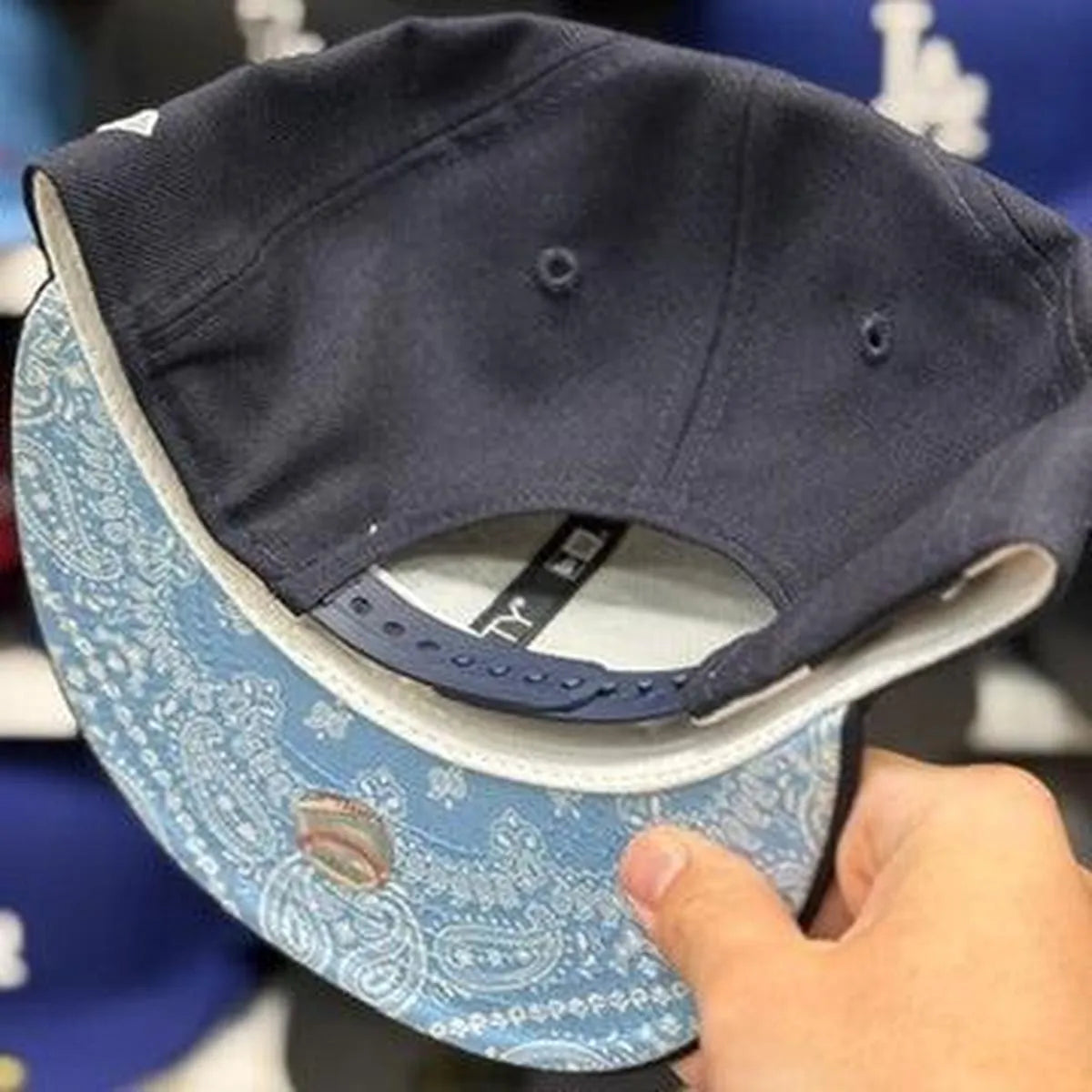 New Era New York Yankees '1996 World Series' Navy 9FIFTY Snapback | Baby Blue Paisley Under Brim - Product Image