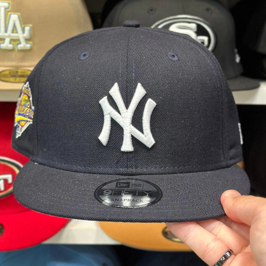 New Era New York Yankees '1996 World Series' Navy/Green Paisley 9FIFTY Snapback - Product Image