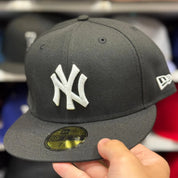 New Era New York Yankees Black 59FIFTY Fitted Hat - Product Image