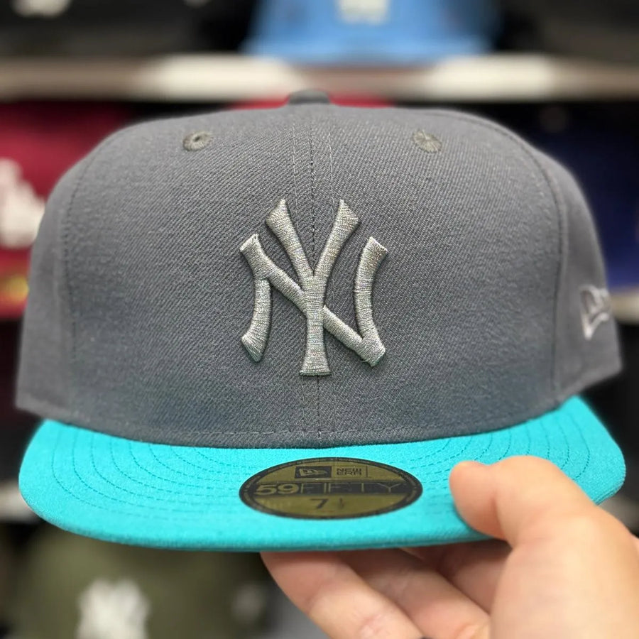 New Era New York Yankees Grey/Turquoise 59FIFTY Fitted Hat - Product Image