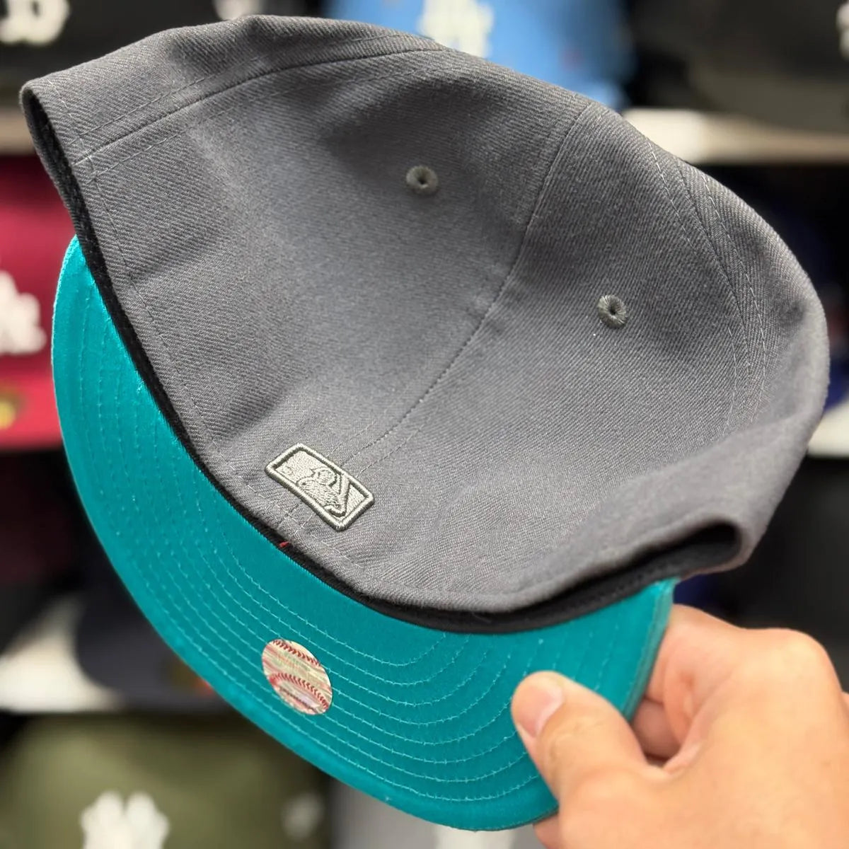 New Era New York Yankees Grey/Turquoise 59FIFTY Fitted Hat - Product Image