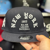 New Era New York Yankees 'Old English Font' Black/White 9FIFTY Snapback - Product Image