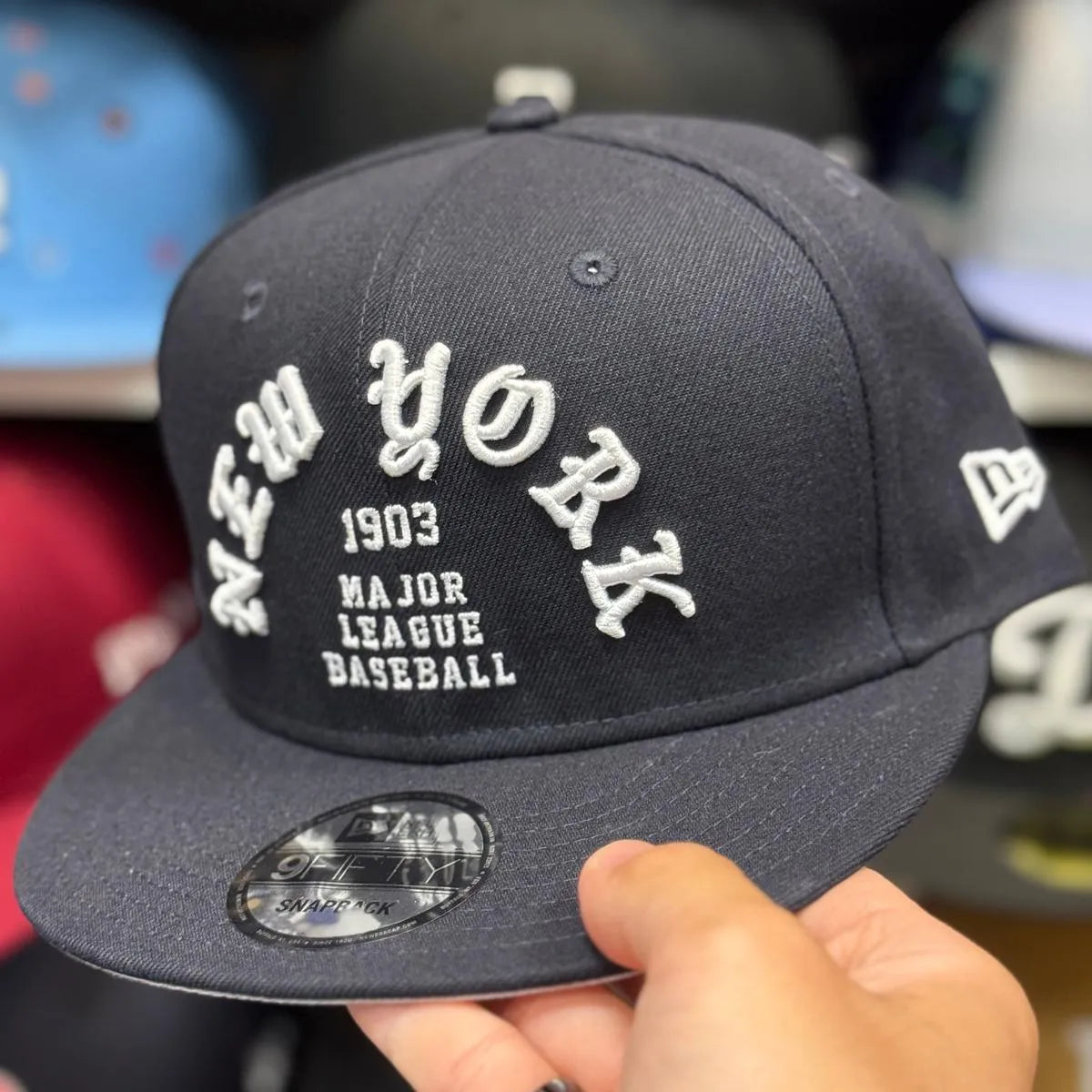 New Era New York Yankees 'Old English Font' Black/White 9FIFTY Snapback - Product Image