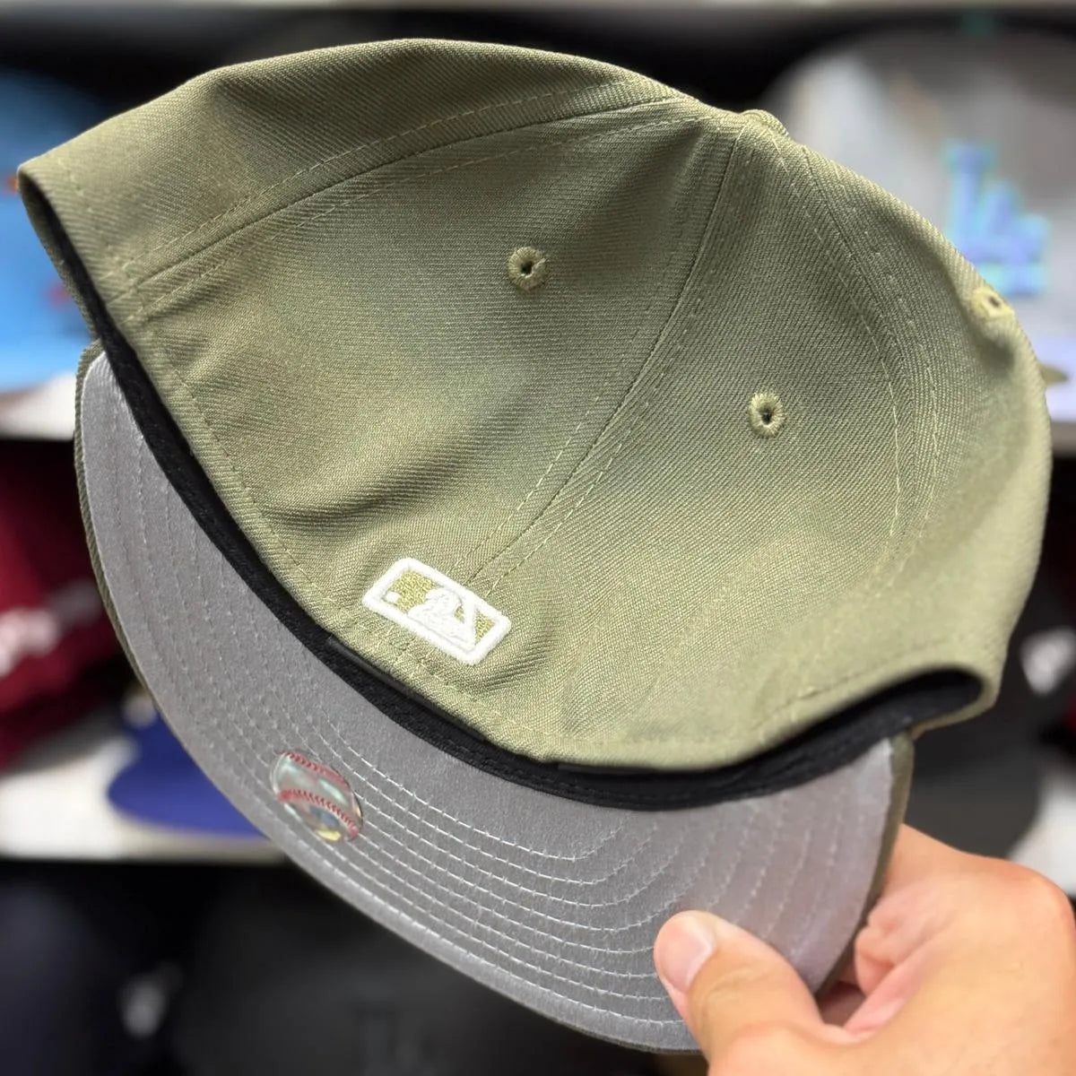 New Era New York Yankees Olive/White 59FIFTY Fitted Hat - Product Image