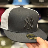 New Era New York Yankees White/Black 59FIFTY Fitted Hat