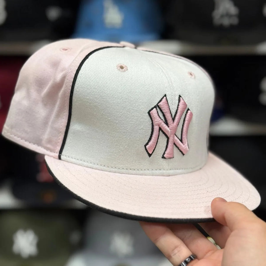 New Era New York Yankees White/Pink 59FIFTY Fitted Hat - Product Image