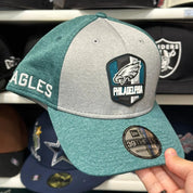 New Era Philadelphia Eagles 39THIRTY Ball Cap Gray/Green - Product Image