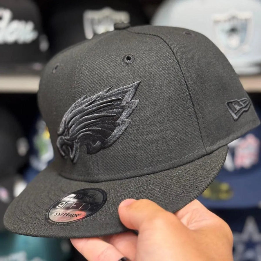 New Era Philadelphia Eagles Black/Black 9FIFTY Snapback - Product Image