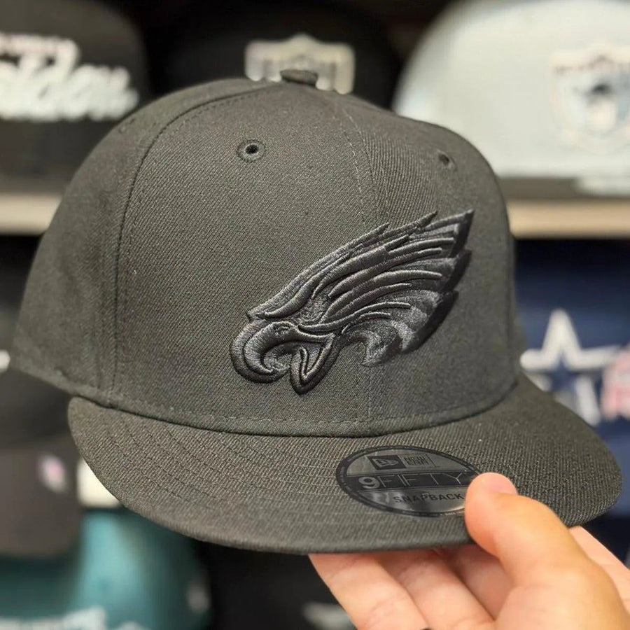 New Era Philadelphia Eagles Black/Black 9FIFTY Snapback - Product Image