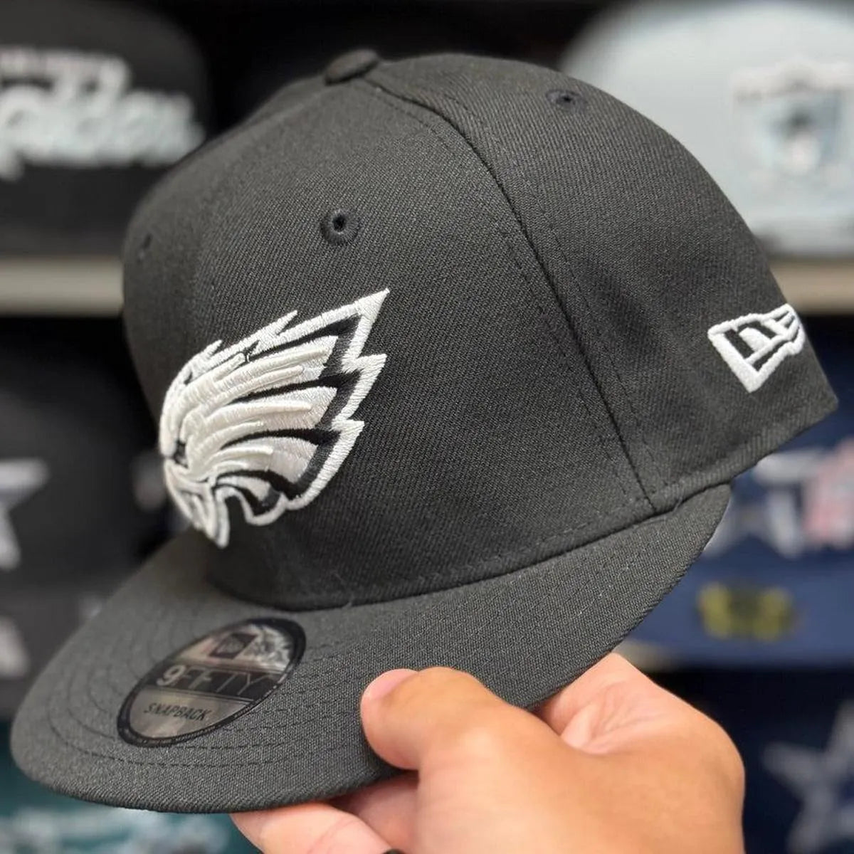 New Era Philadelphia Eagles Black/White 9FIFTY Snapback - Product Image