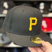 New Era Pittsburgh Pirates Black 59FIFTY Fitted Hat - Product Image