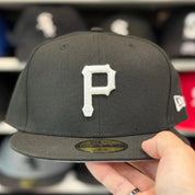 New Era Pittsburgh Pirates Black/White 59FIFTY Fitted Hat - Product Image