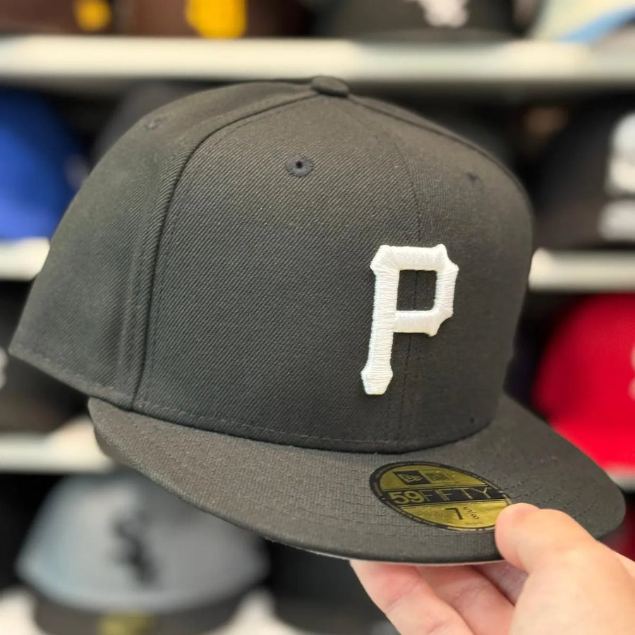 New Era Pittsburgh Pirates Black/White 59FIFTY Fitted Hat - Product Image