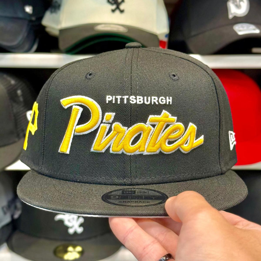 New Era Pittsburgh Pirates 'Script Logo' Black/Yellow 9FIFTY Snapback - Product Image