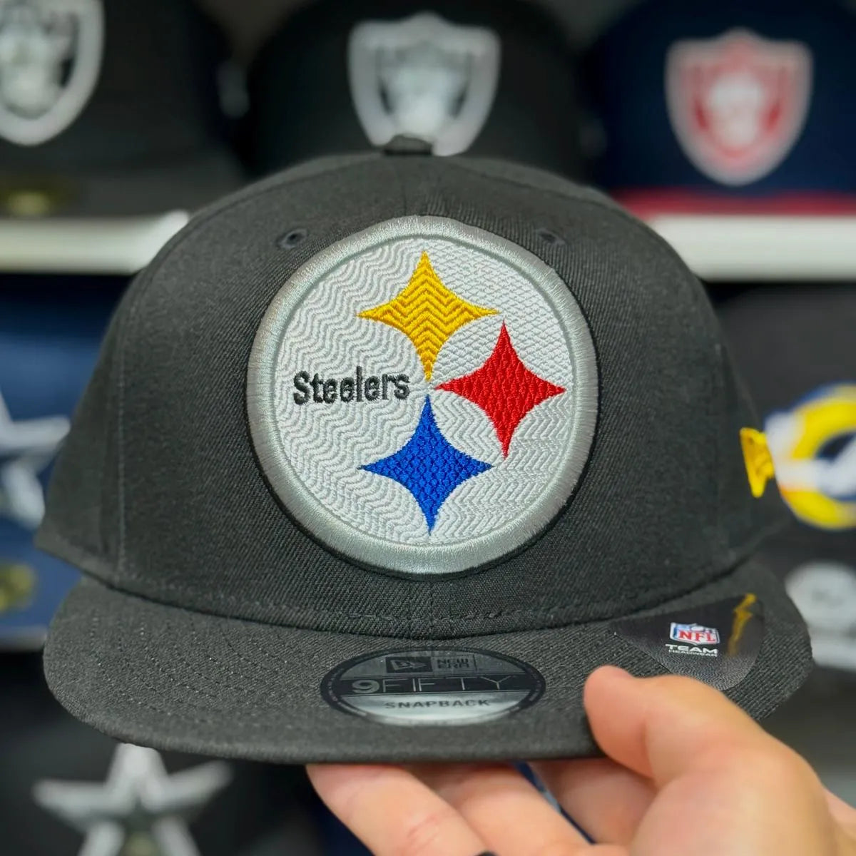 New Era Pittsburgh Steelers 'Large Logo' Black 9FIFTY Snapback - Product Image