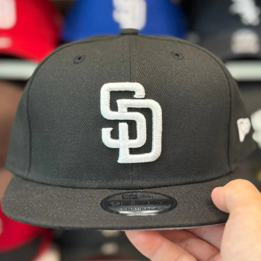 New Era San Diego Padres Black 9FIFTY Snapback - Product Image