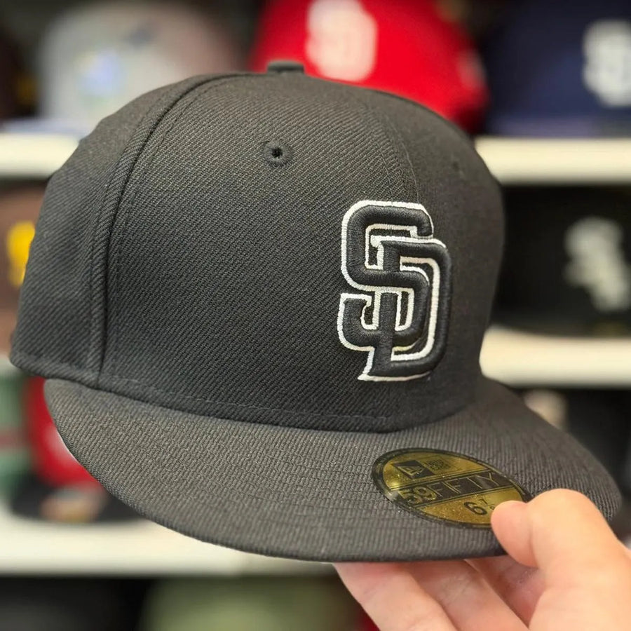New Era San Diego Padres 'Outline Logo' Black 59FIFTY Fitted Hat - Product Image