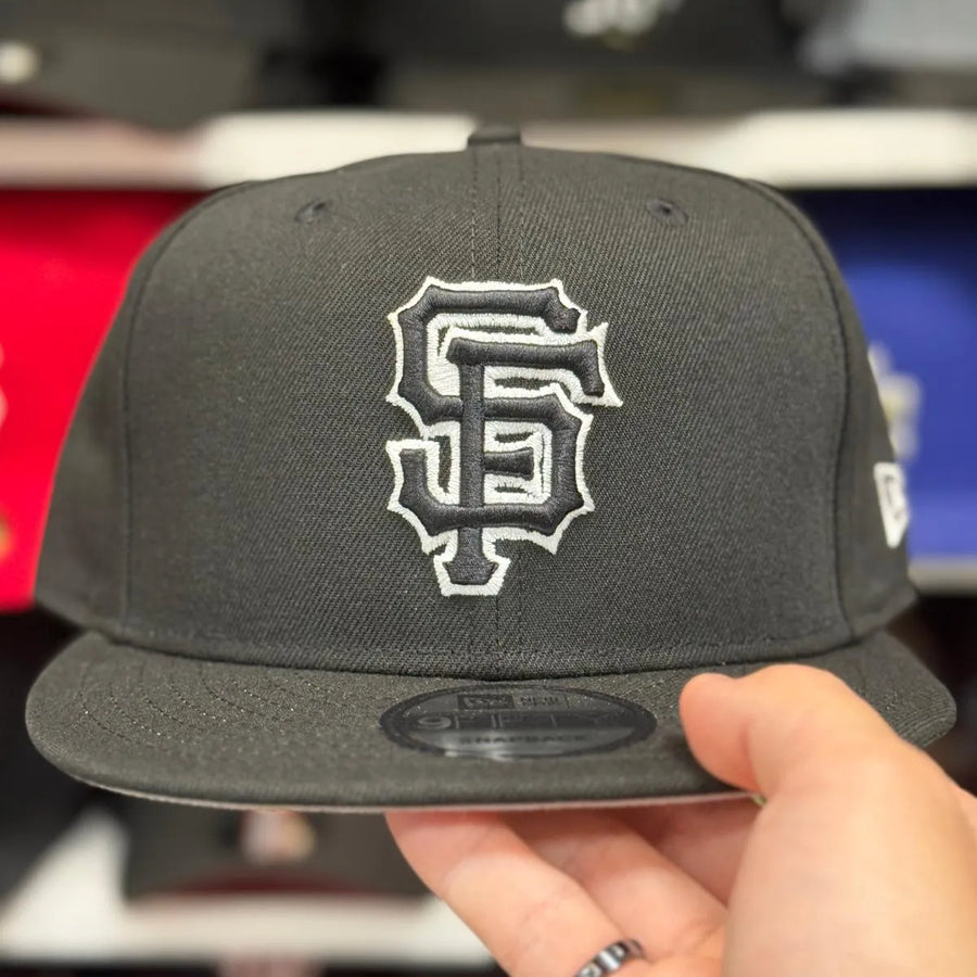 New Era San Francisco Giants Outline Black 9FIFTY Snapback - Product Image