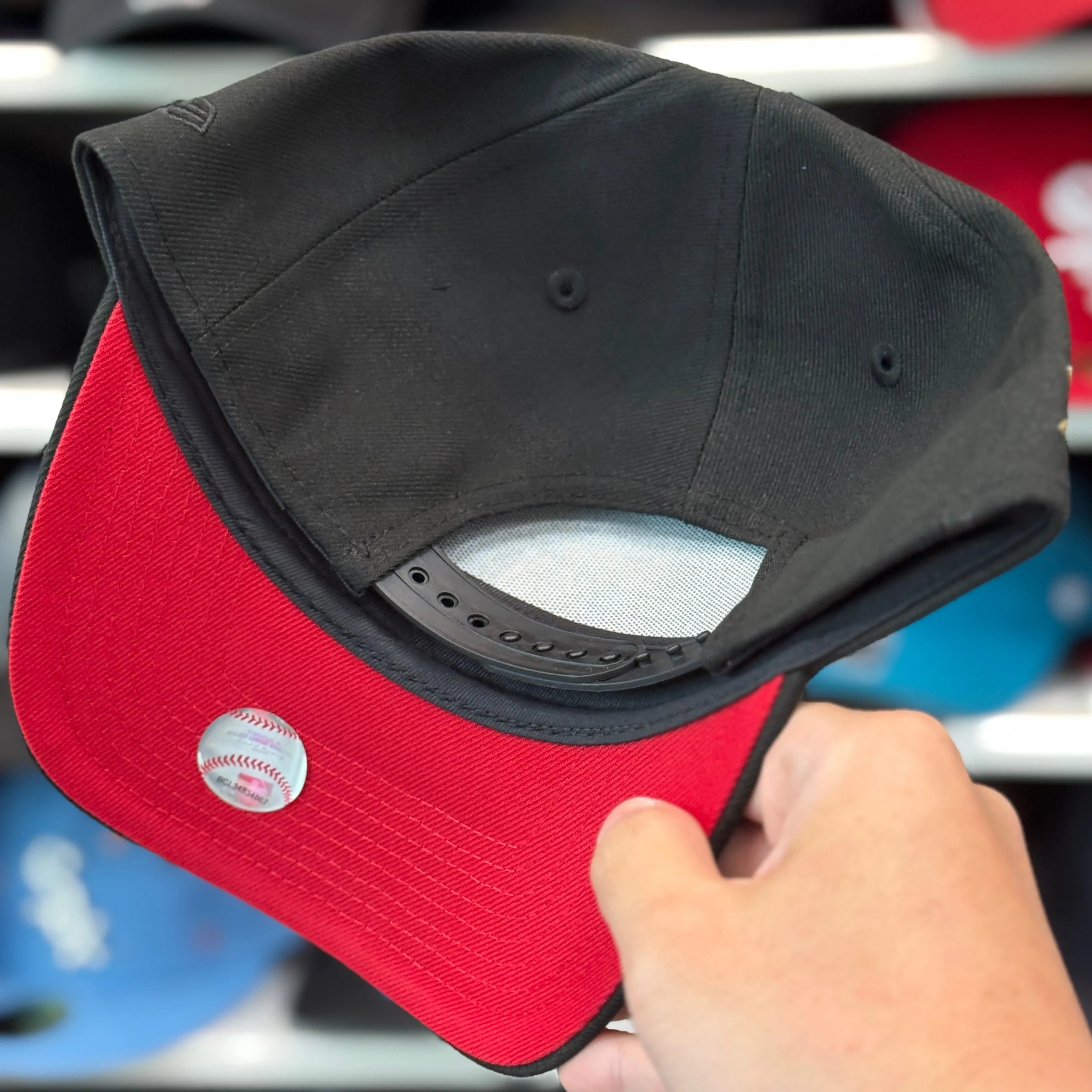 New Era Seattle Mariners '30th Anniversary' A-Frame All Black 9FORTY Snapback - Scarlet - Product Image