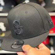 New Era Seattle Mariners All Black 9FIFTY Snapback - Product Image
