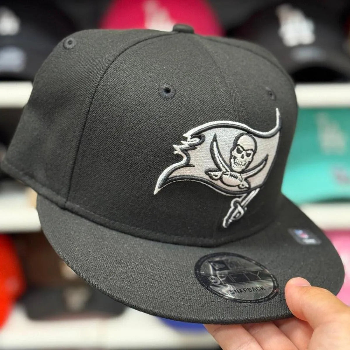 バ 9FIFTY CAP（BLK） New Era Tampa Bay Buccaneers Black/White 9FIFTY Snapback
